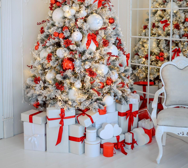 Keep Your Christmas Garland Spotless and Your Family Healthy with These Cleaning Tips